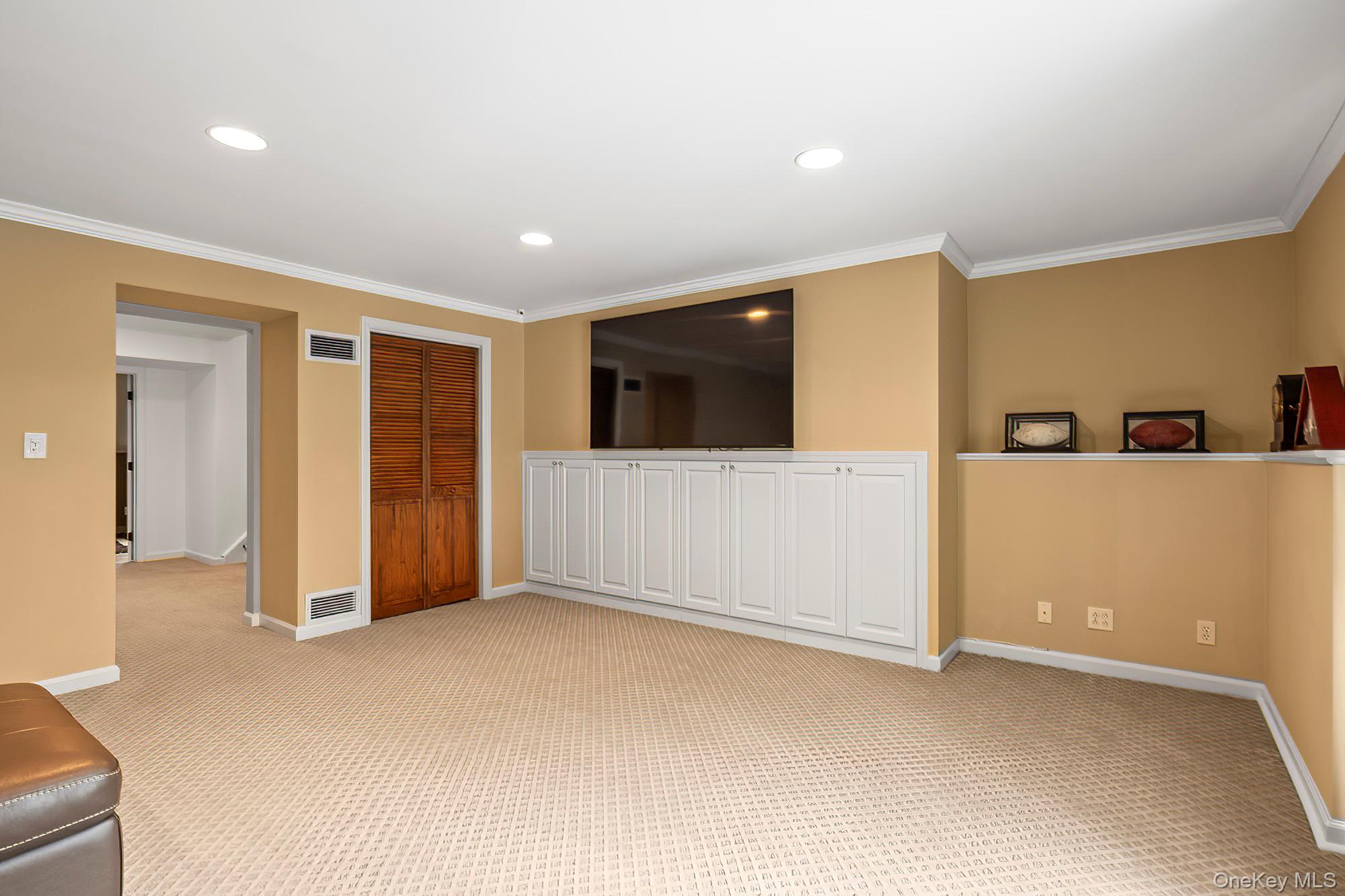 53 Country Ridge Drive, Rye Brook, NY 10573