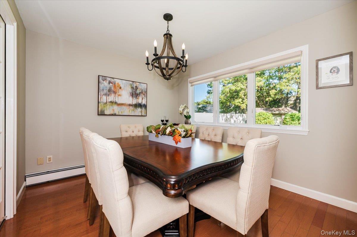 10 Pashen Place, Dix Hills, NY 11746