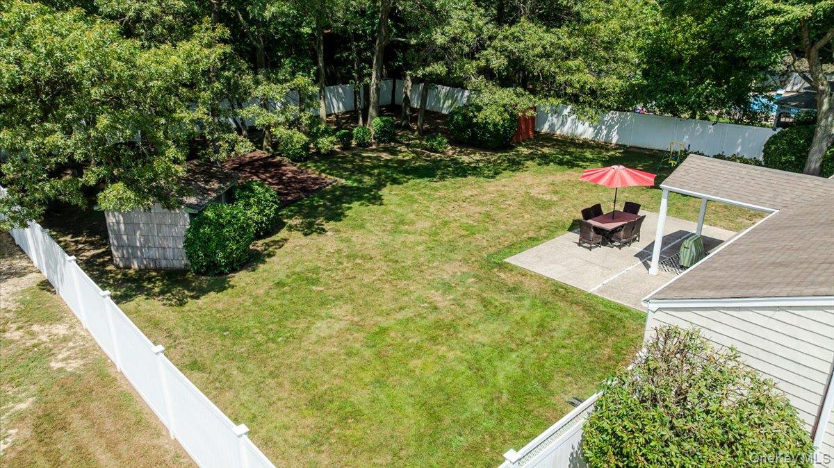 10 Pashen Place, Dix Hills, NY 11746