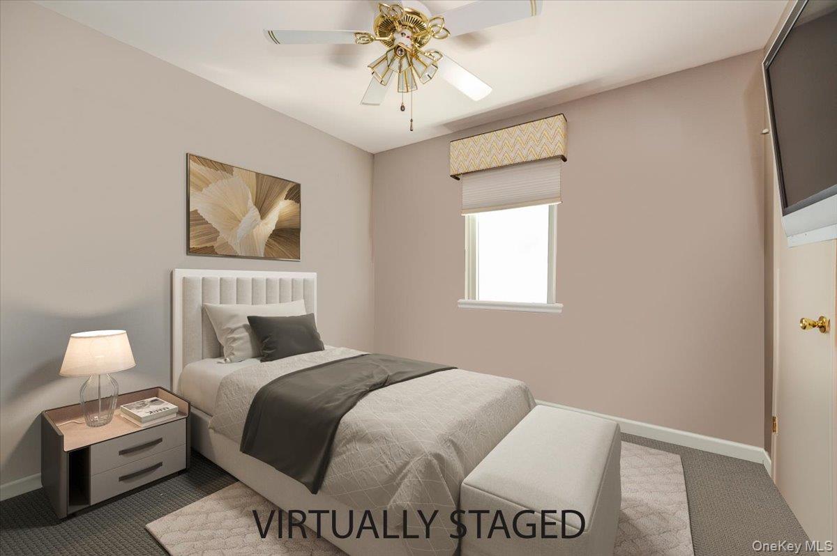 10 Pashen Place, Dix Hills, NY 11746