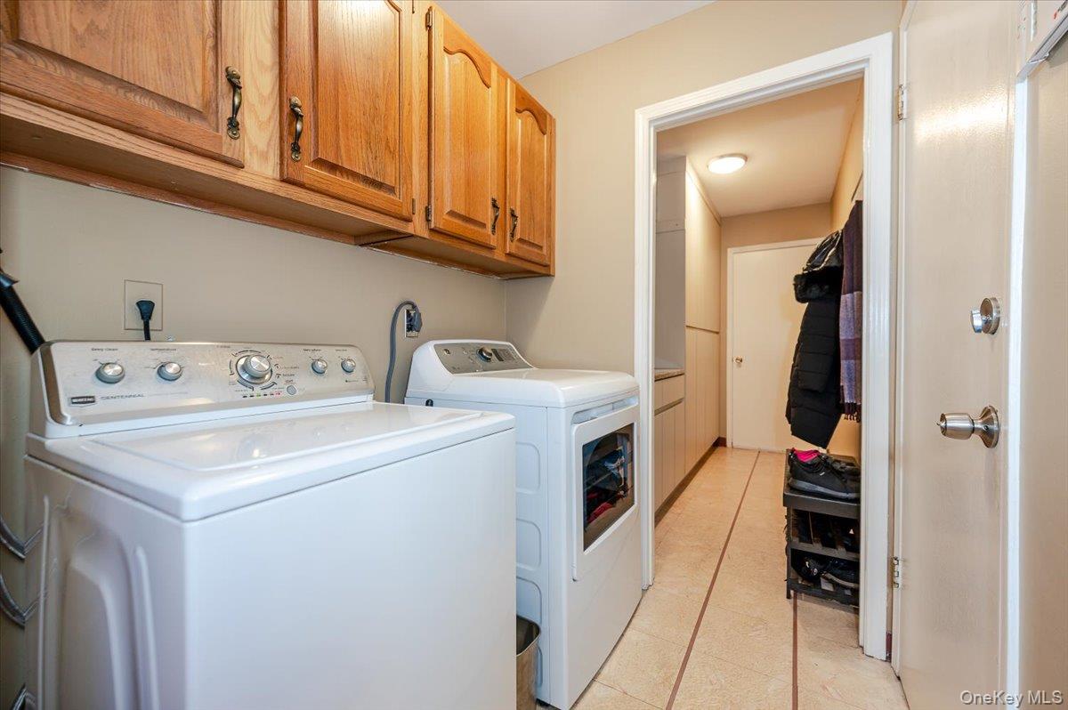 10 Pashen Place, Dix Hills, NY 11746