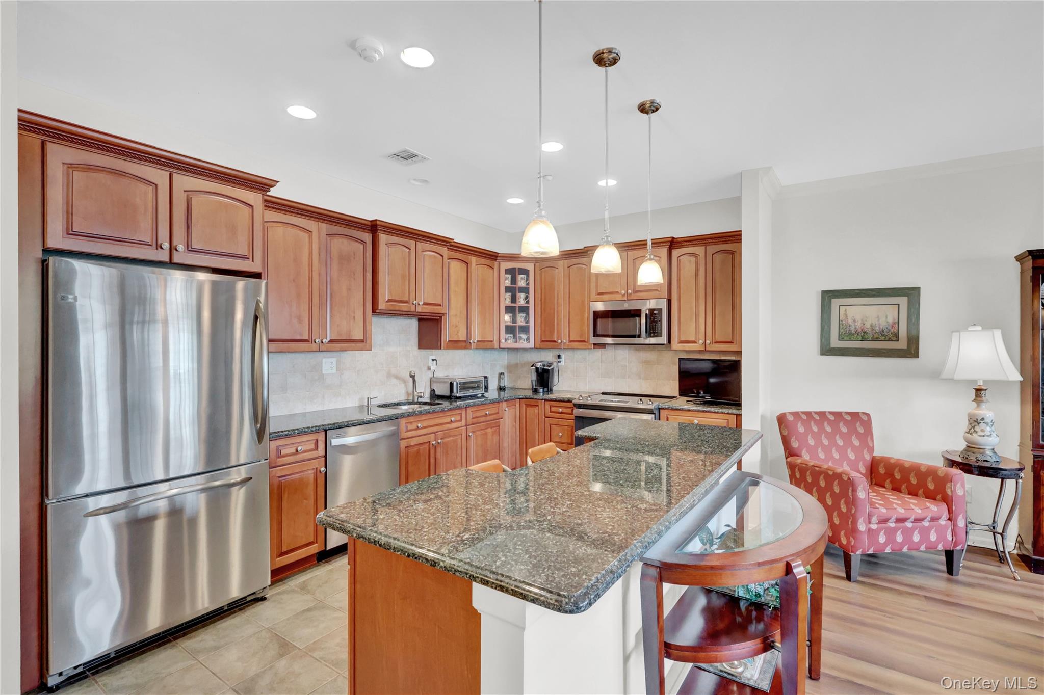 705 Narragansett Villas Drive, Lindenhurst, NY 11757