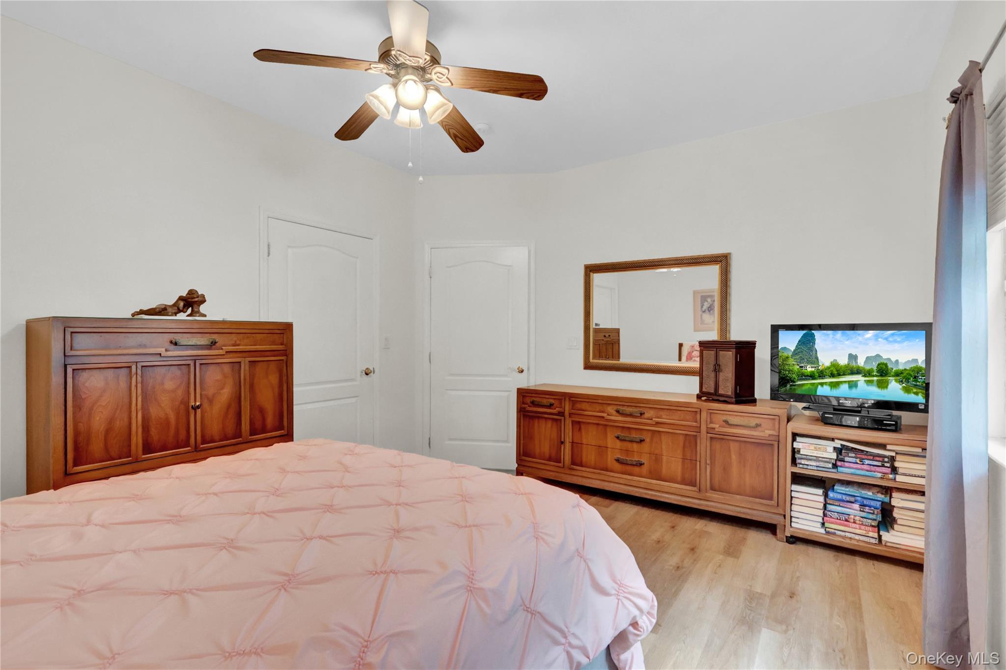 705 Narragansett Villas Drive, Lindenhurst, NY 11757