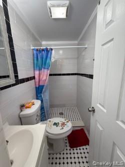 184 Caleb's Path, Brentwood, NY 11717