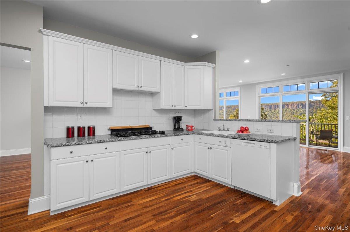 1 Riverpointe Road, Hastings-on-Hudson, NY 10706