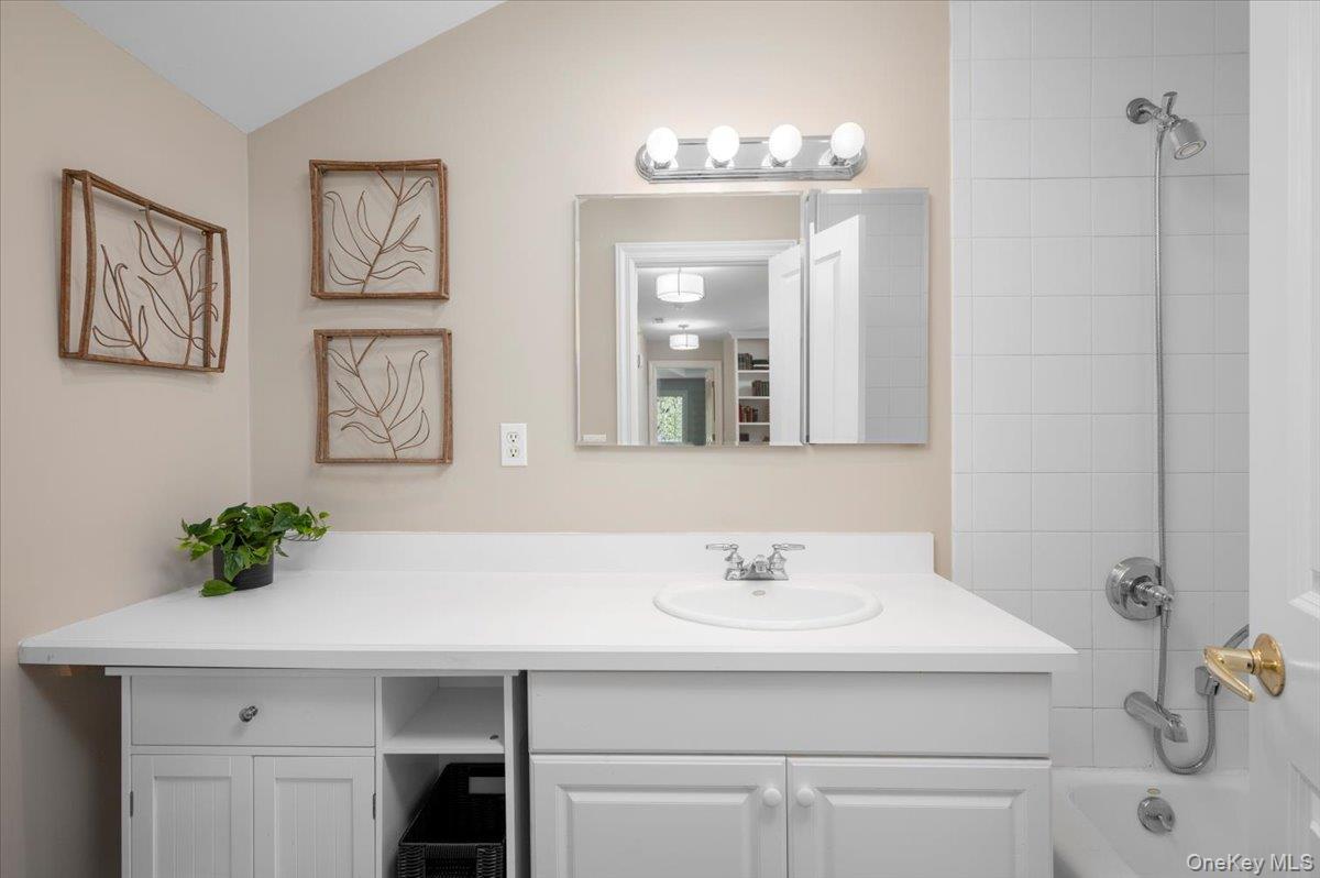 1 Riverpointe Road, Hastings-on-Hudson, NY 10706