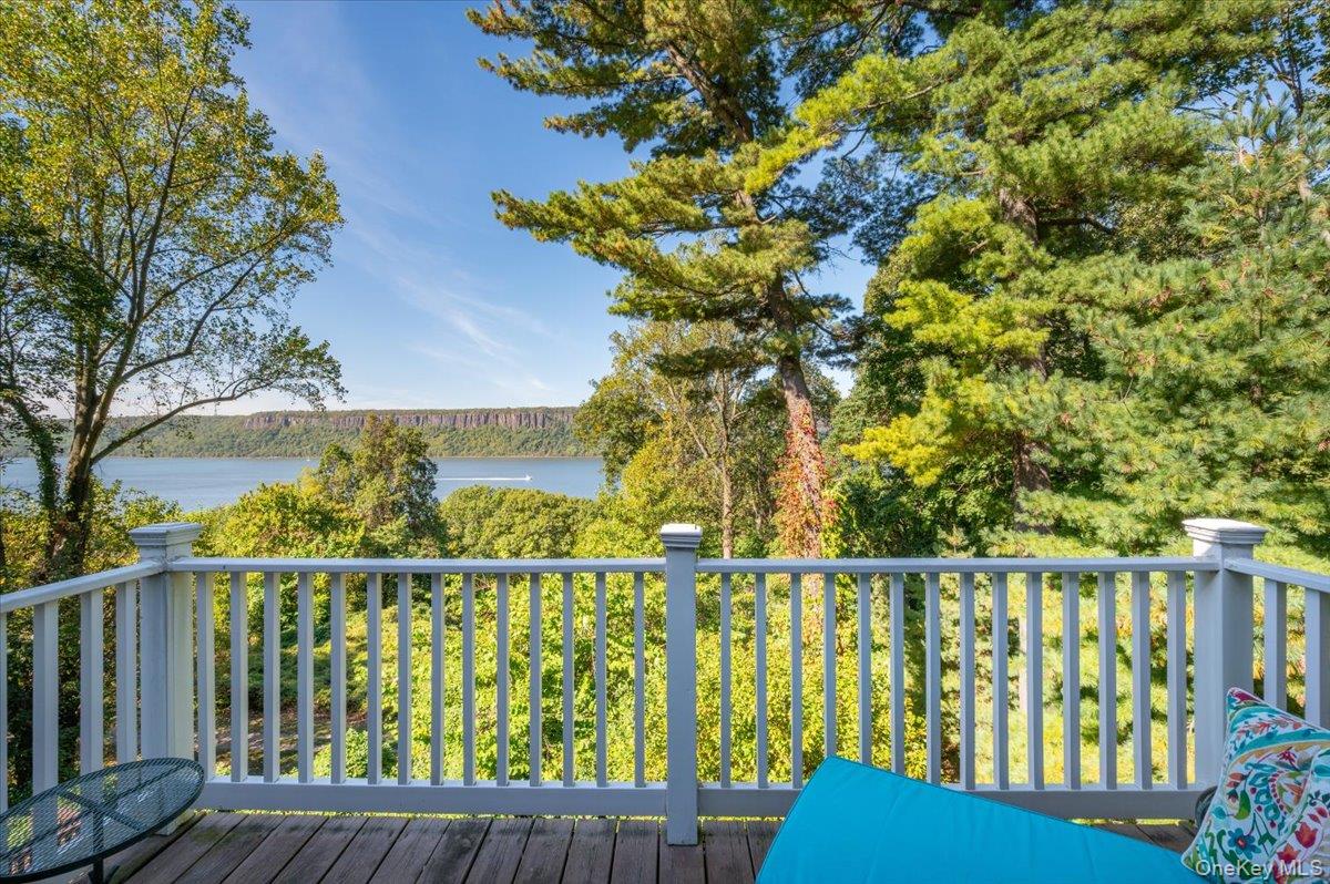 1 Riverpointe Road, Hastings-on-Hudson, NY 10706