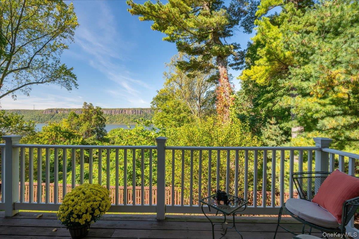 1 Riverpointe Road, Hastings-on-Hudson, NY 10706