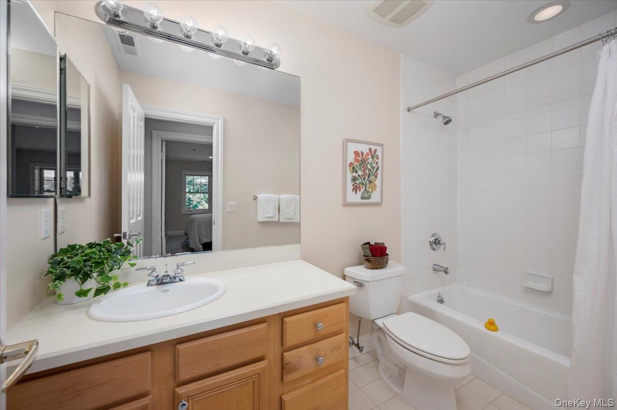 1 Riverpointe Road, Hastings-on-Hudson, NY 10706