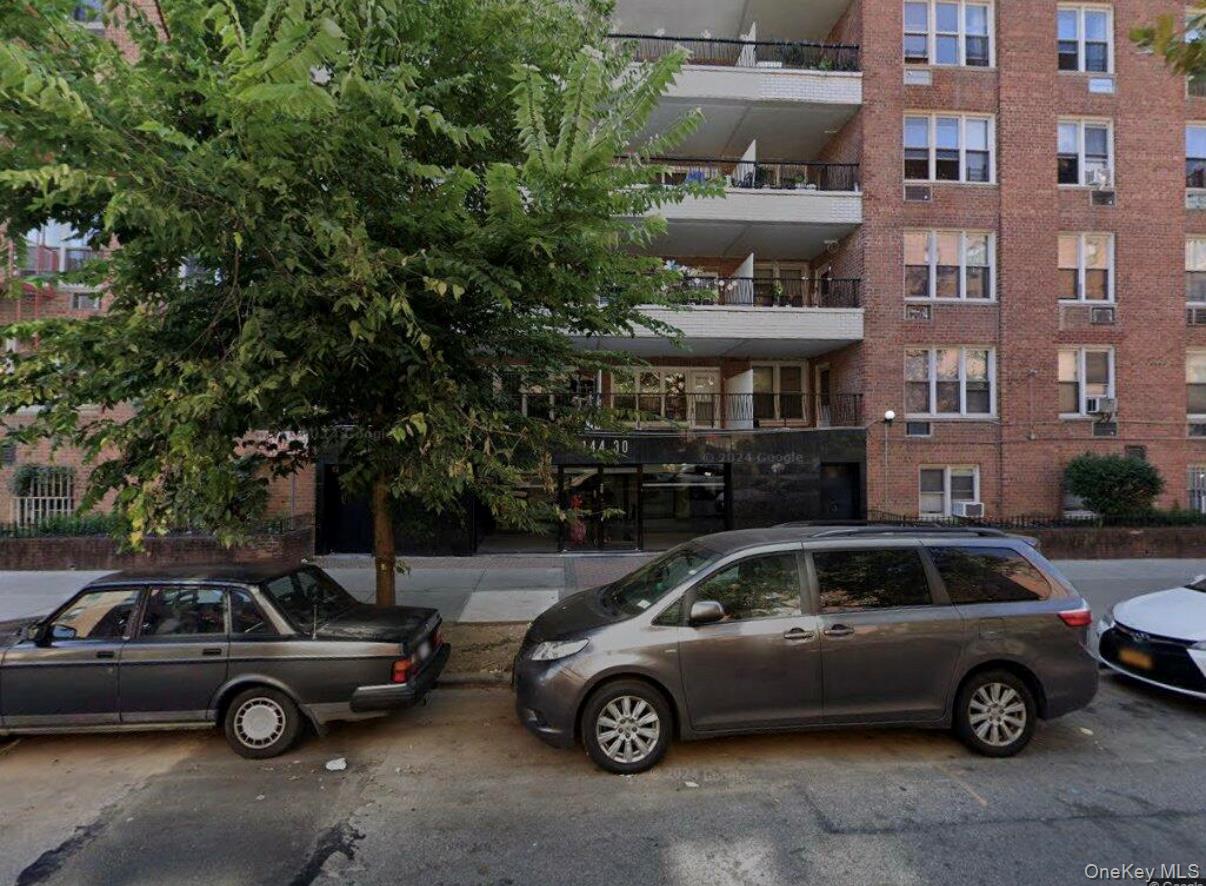 14430 Roosevelt Avenue # 104, Flushing, NY 11354