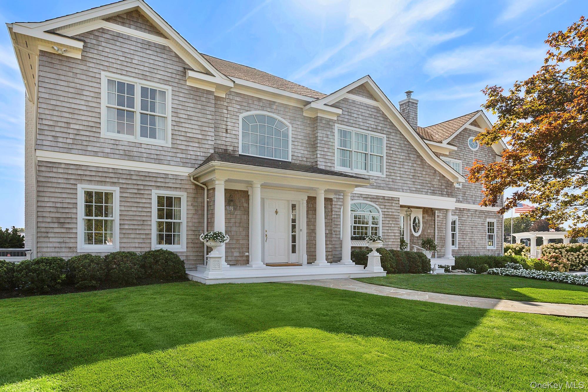 19 Canal Way, Hampton Bays, NY 11946