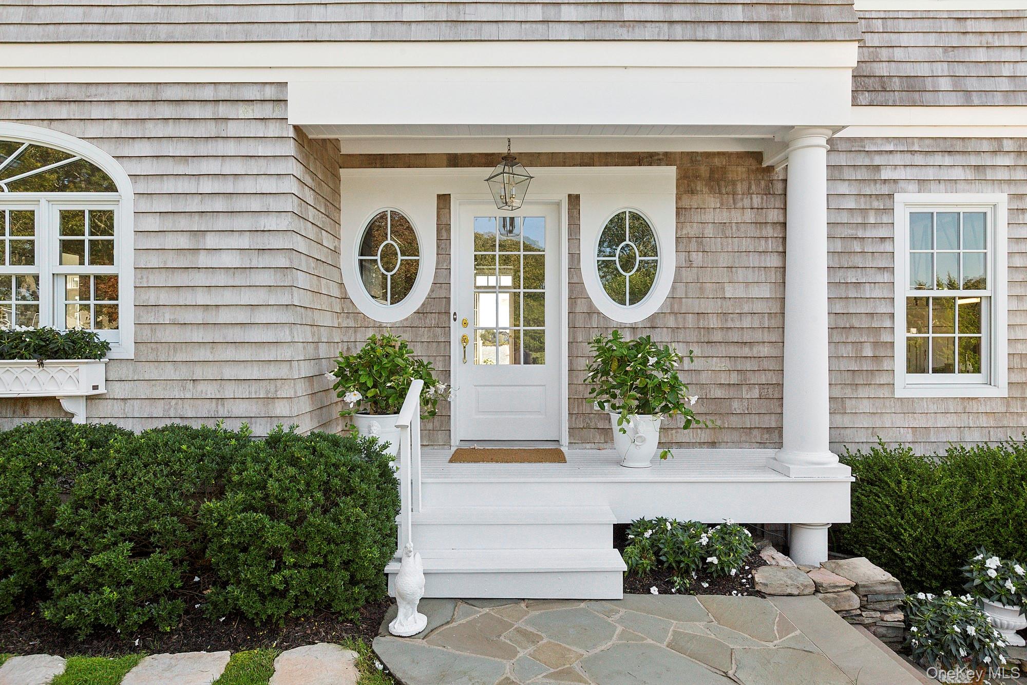 19 Canal Way, Hampton Bays, NY 11946