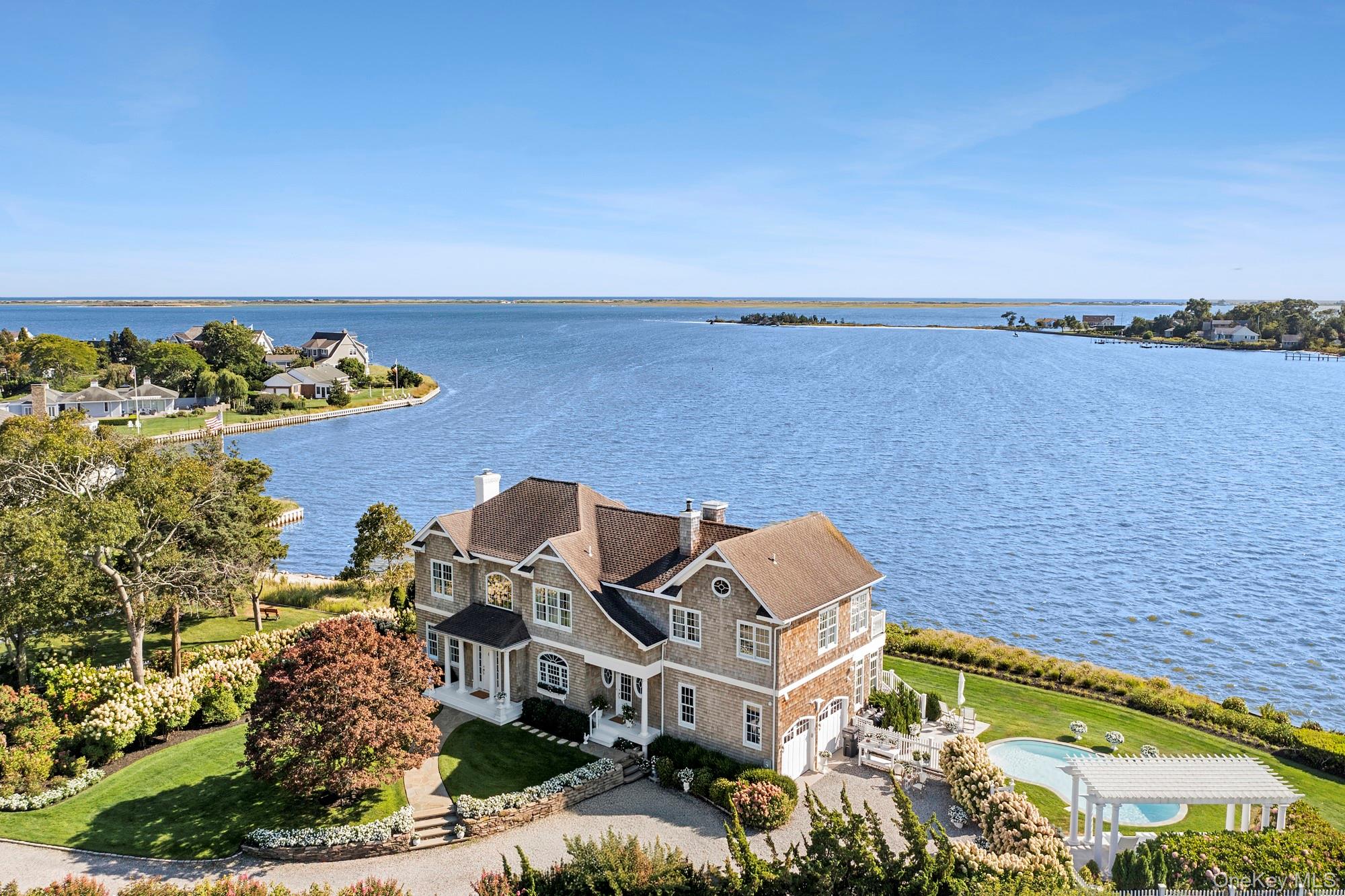 19 Canal Way, Hampton Bays, NY 11946