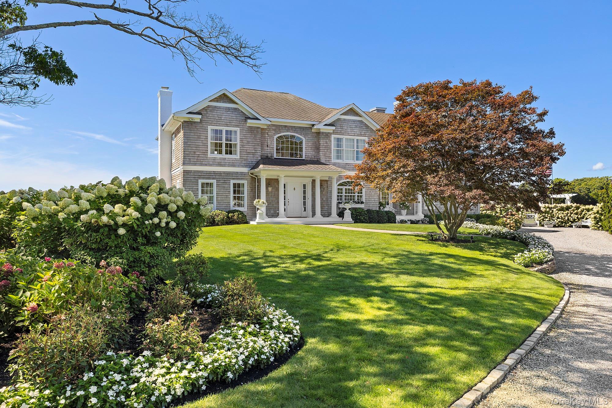 19 Canal Way, Hampton Bays, NY 11946