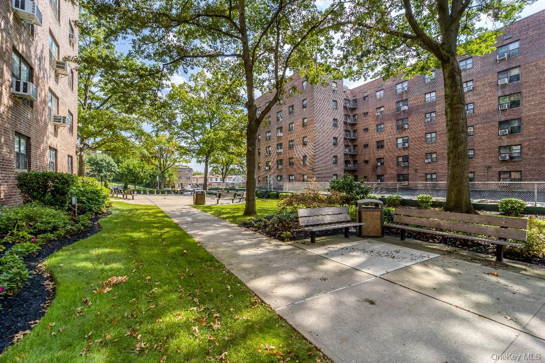 204-15 Foothill Avenue # B77, Hollis, NY 11423