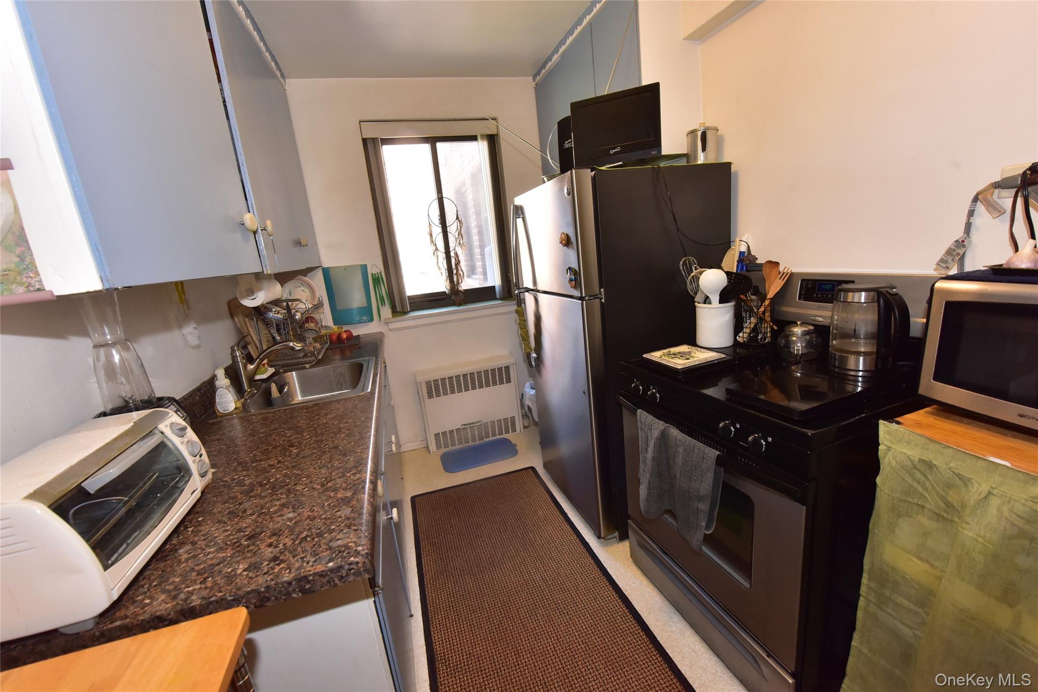 204-15 Foothill Avenue # B77, Hollis, NY 11423