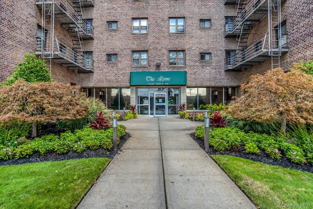 204-15 Foothill Avenue # B77, Hollis, NY 11423