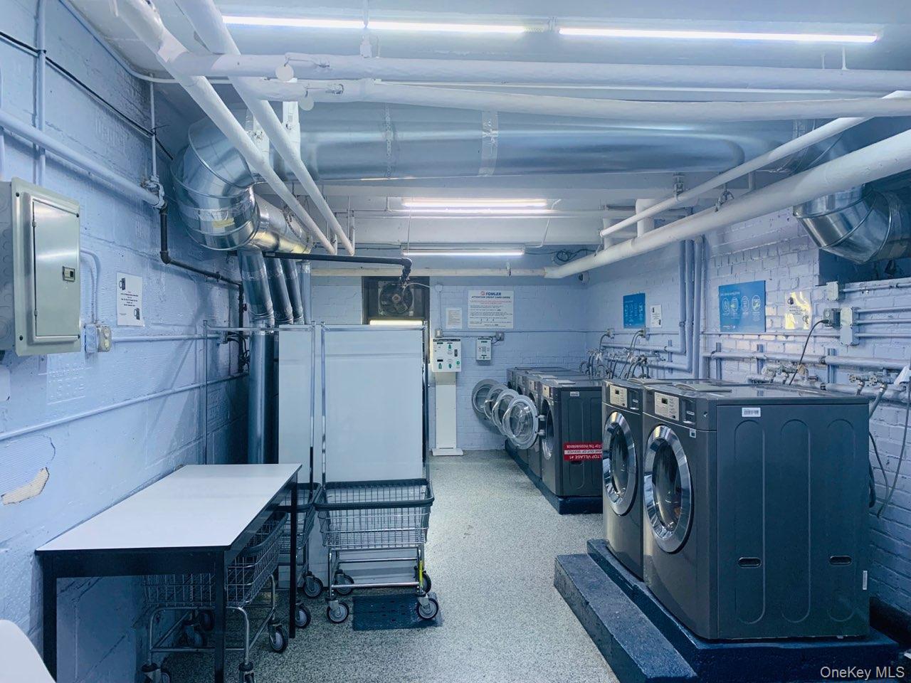 204-15 Foothill Avenue # B77, Hollis, NY 11423