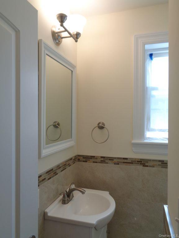 2958 Radcliff Avenue, Bronx, NY 10469