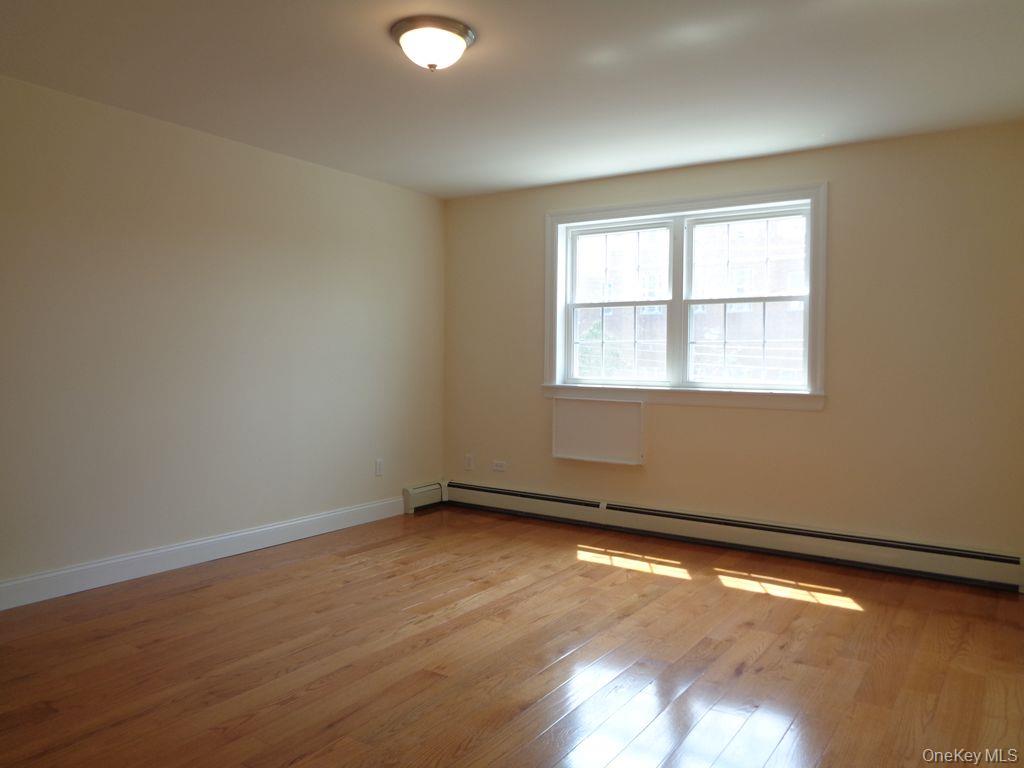 2958 Radcliff Avenue, Bronx, NY 10469