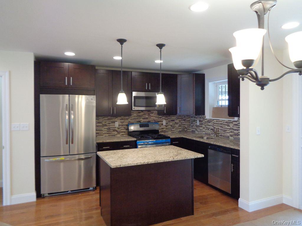 2958 Radcliff Avenue, Bronx, NY 10469