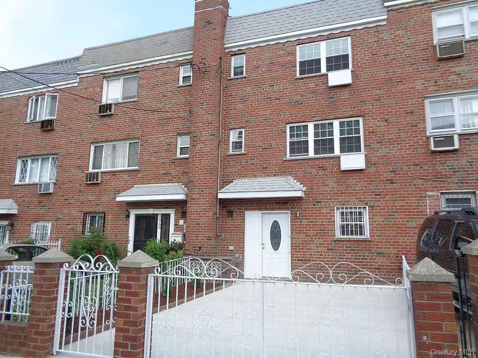 2958 Radcliff Avenue, Bronx, NY 10469