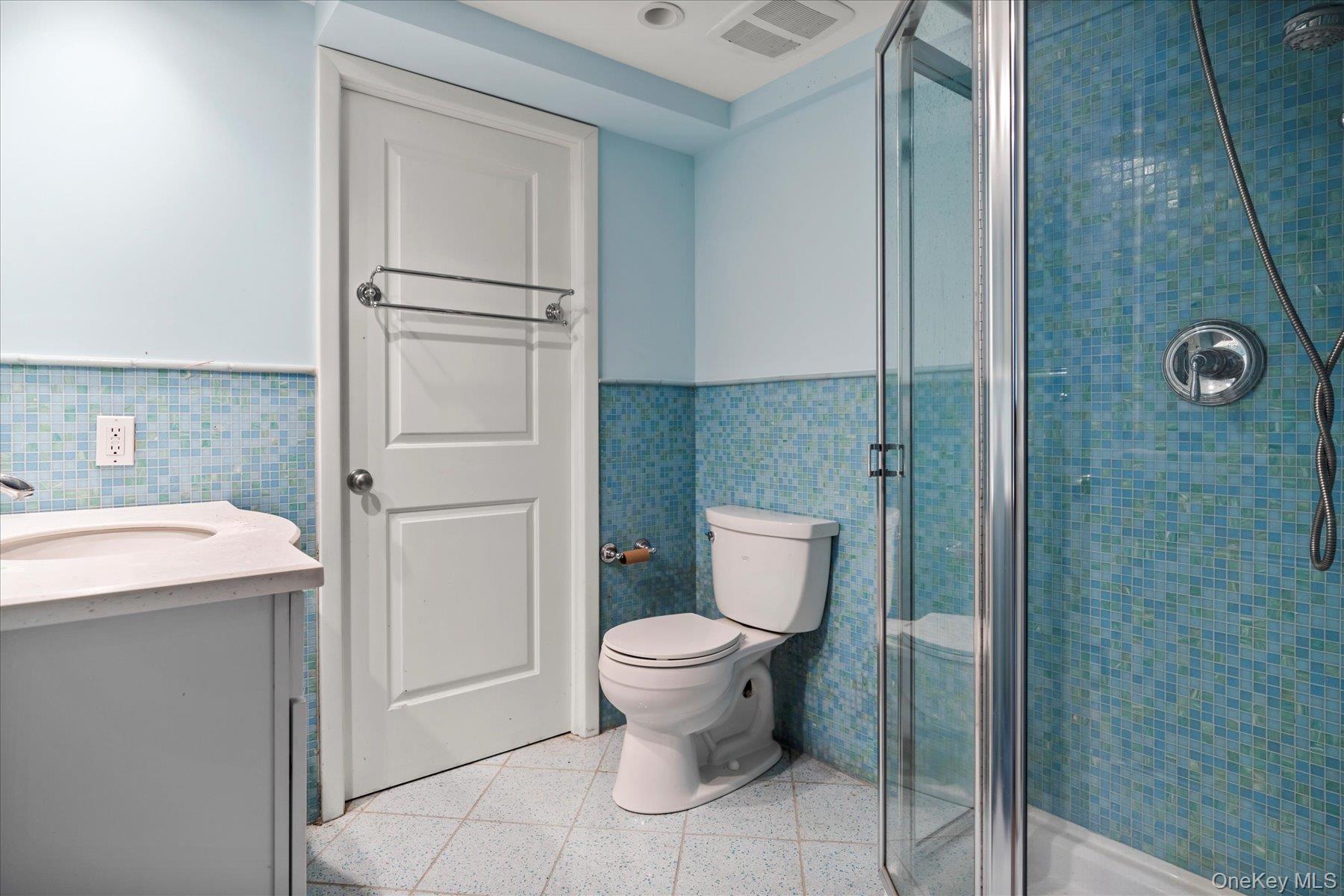 11 Deer Trail Road, Southampton, NY 11968