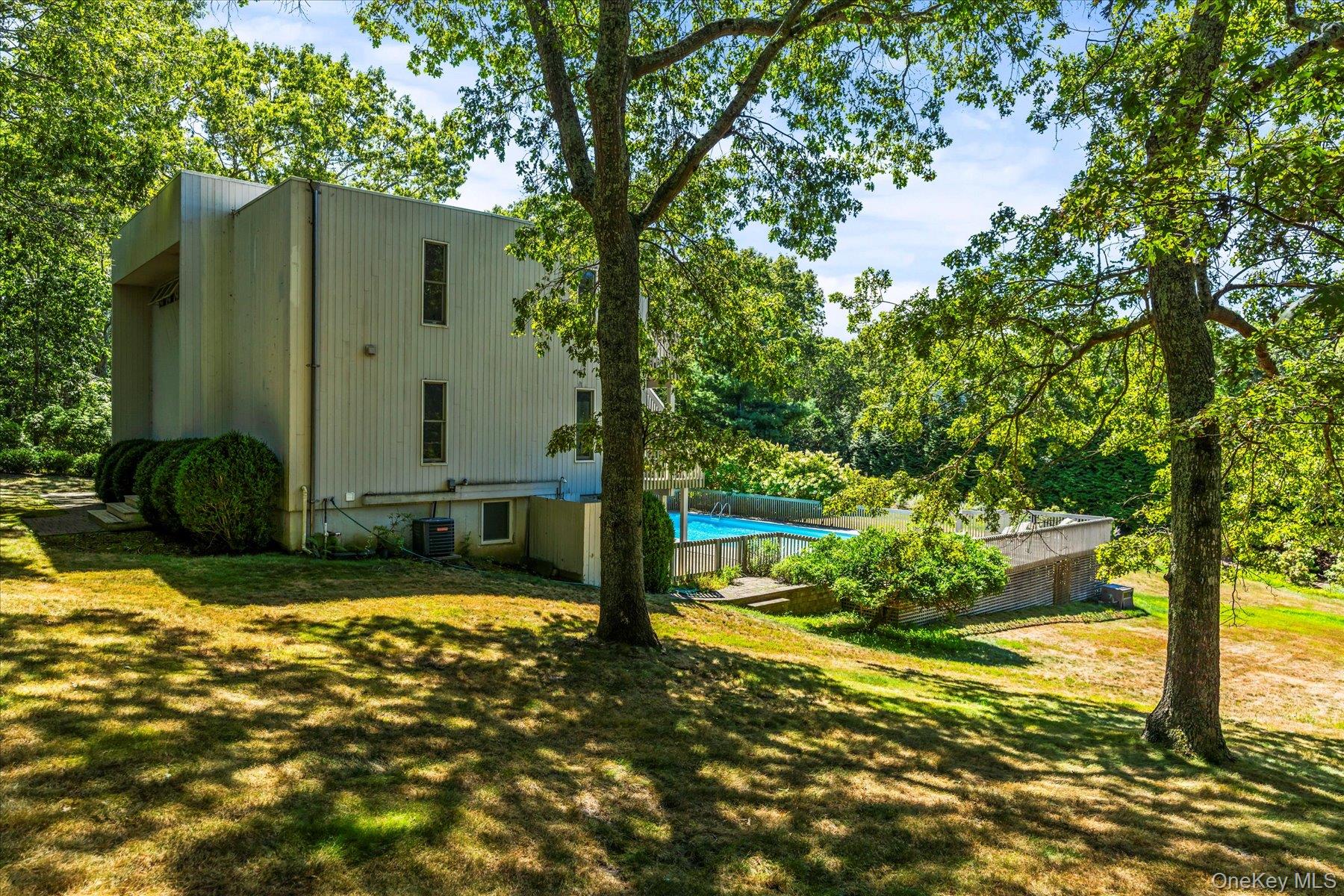 11 Deer Trail Road, Southampton, NY 11968