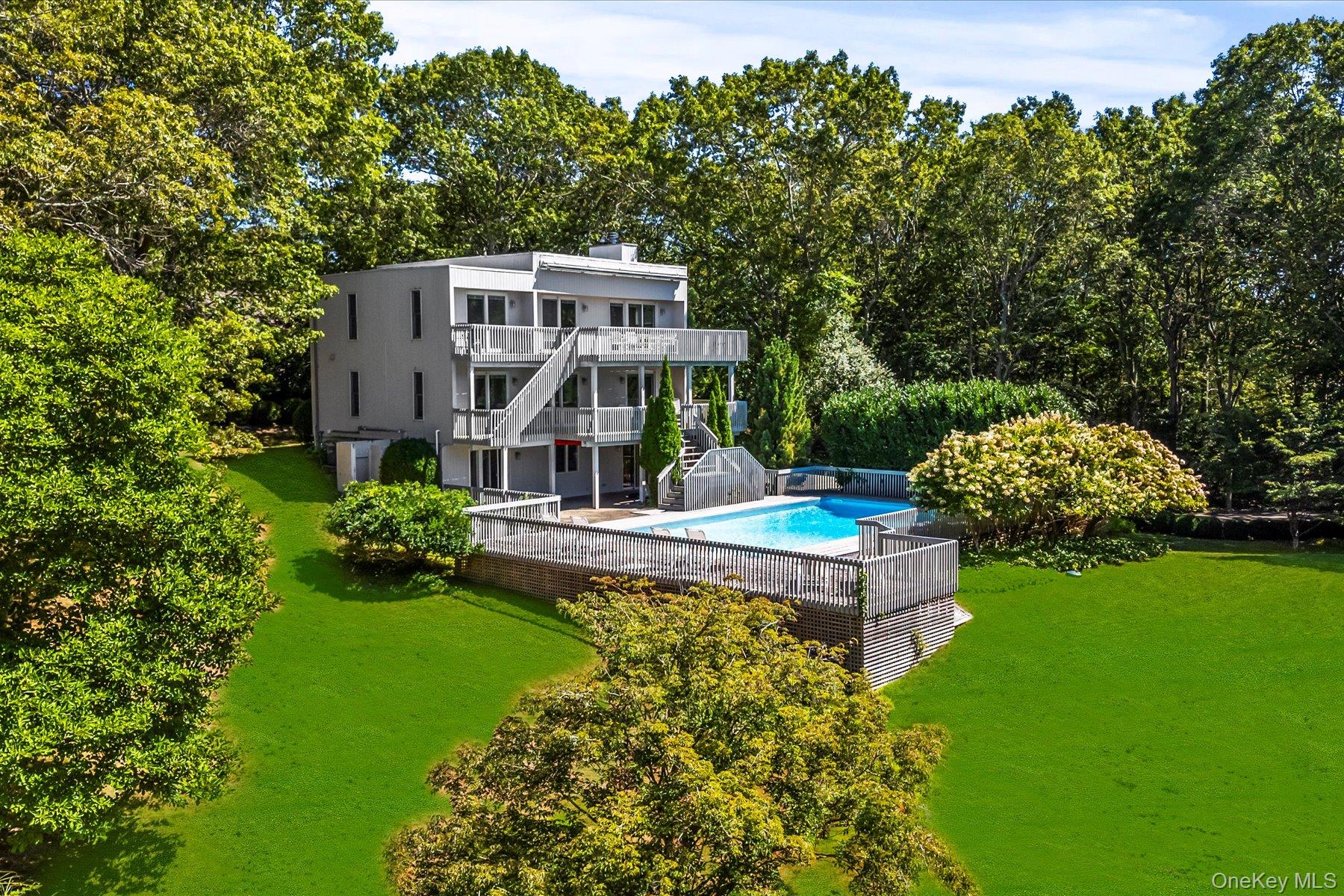 11 Deer Trail Road, Southampton, NY 11968