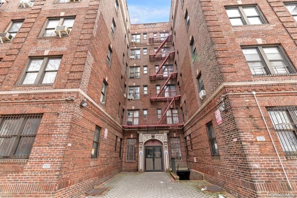 4333 48th Street # 2B, Sunnyside, NY 11104