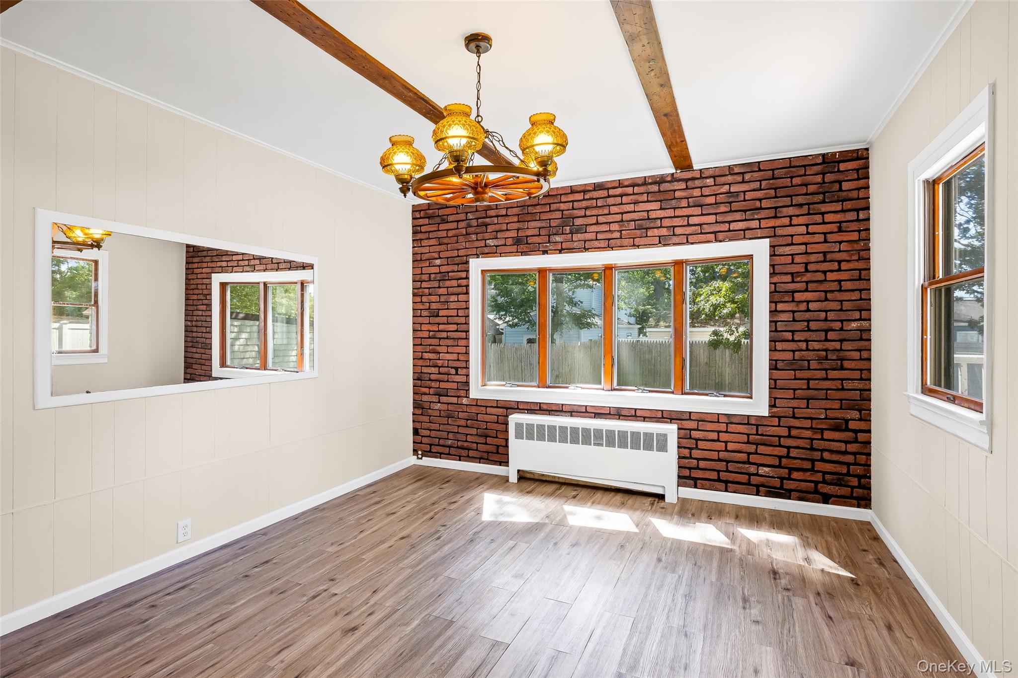 196 S Broome Avenue, Lindenhurst, NY 11757