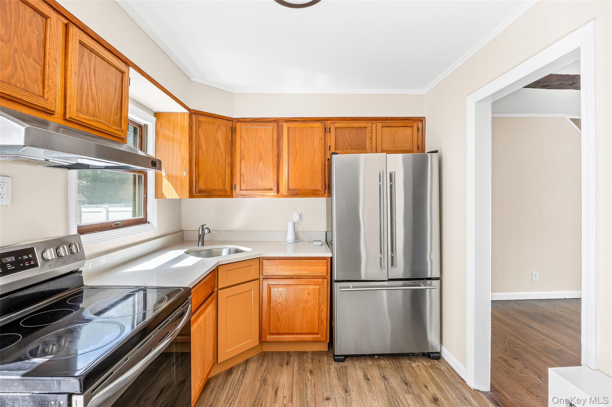 196 S Broome Avenue, Lindenhurst, NY 11757