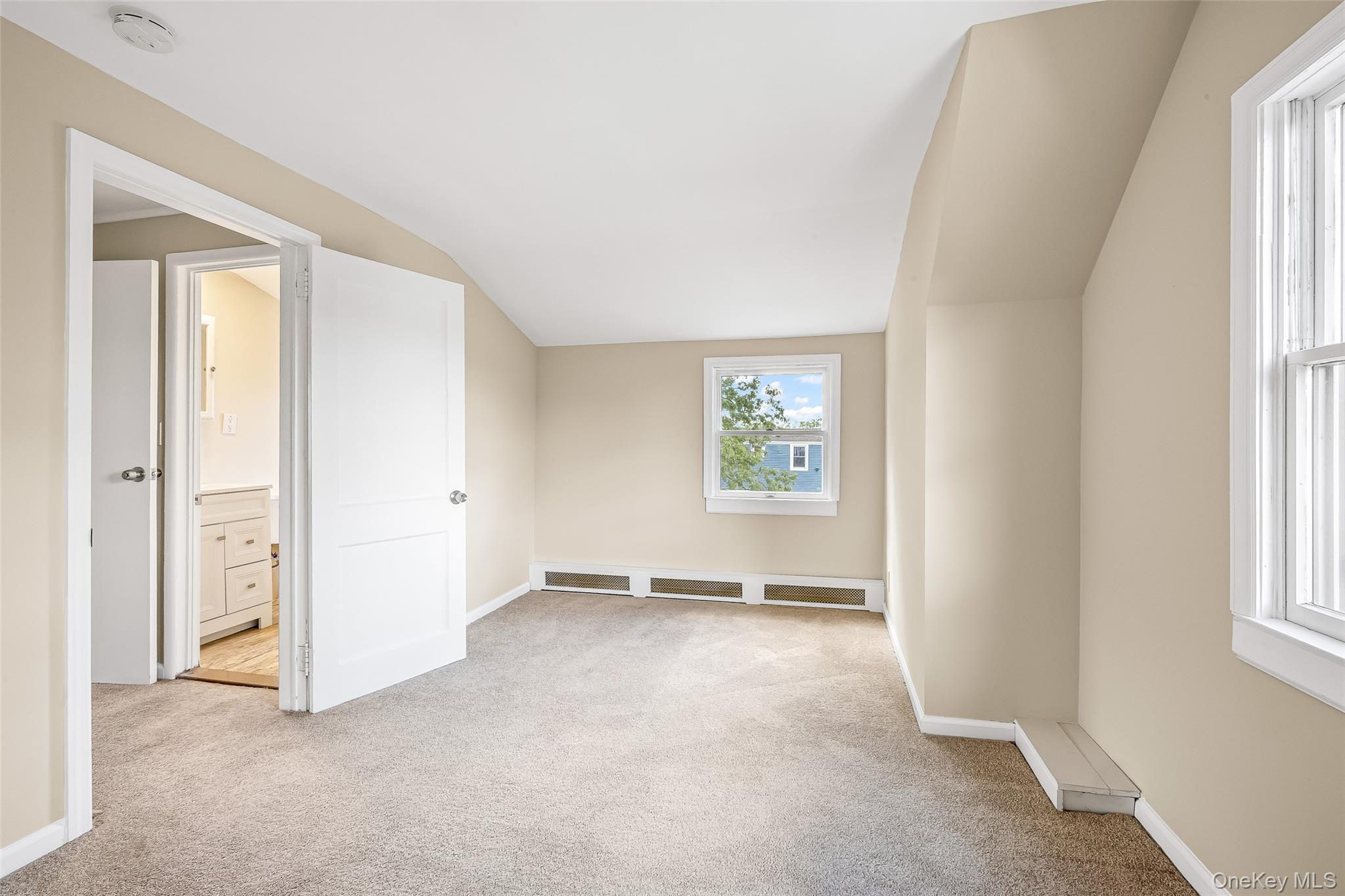 196 S Broome Avenue, Lindenhurst, NY 11757