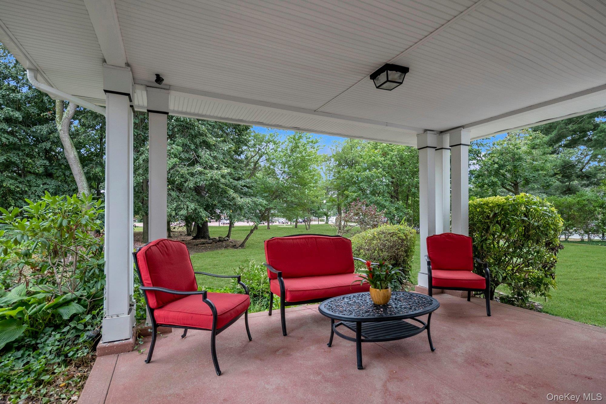 84 Nassau Boulevard, Garden City, NY 11530