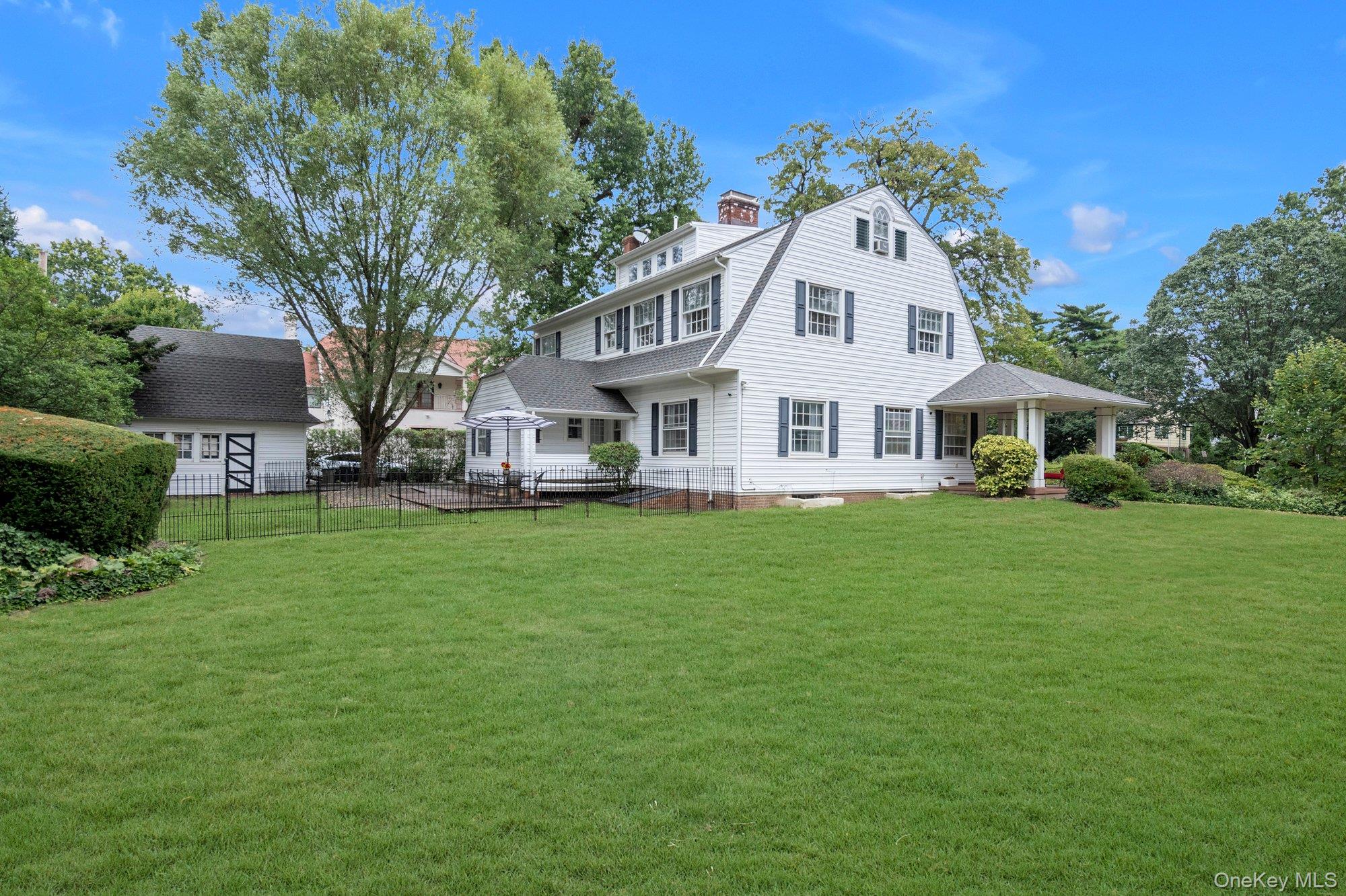 84 Nassau Boulevard, Garden City, NY 11530