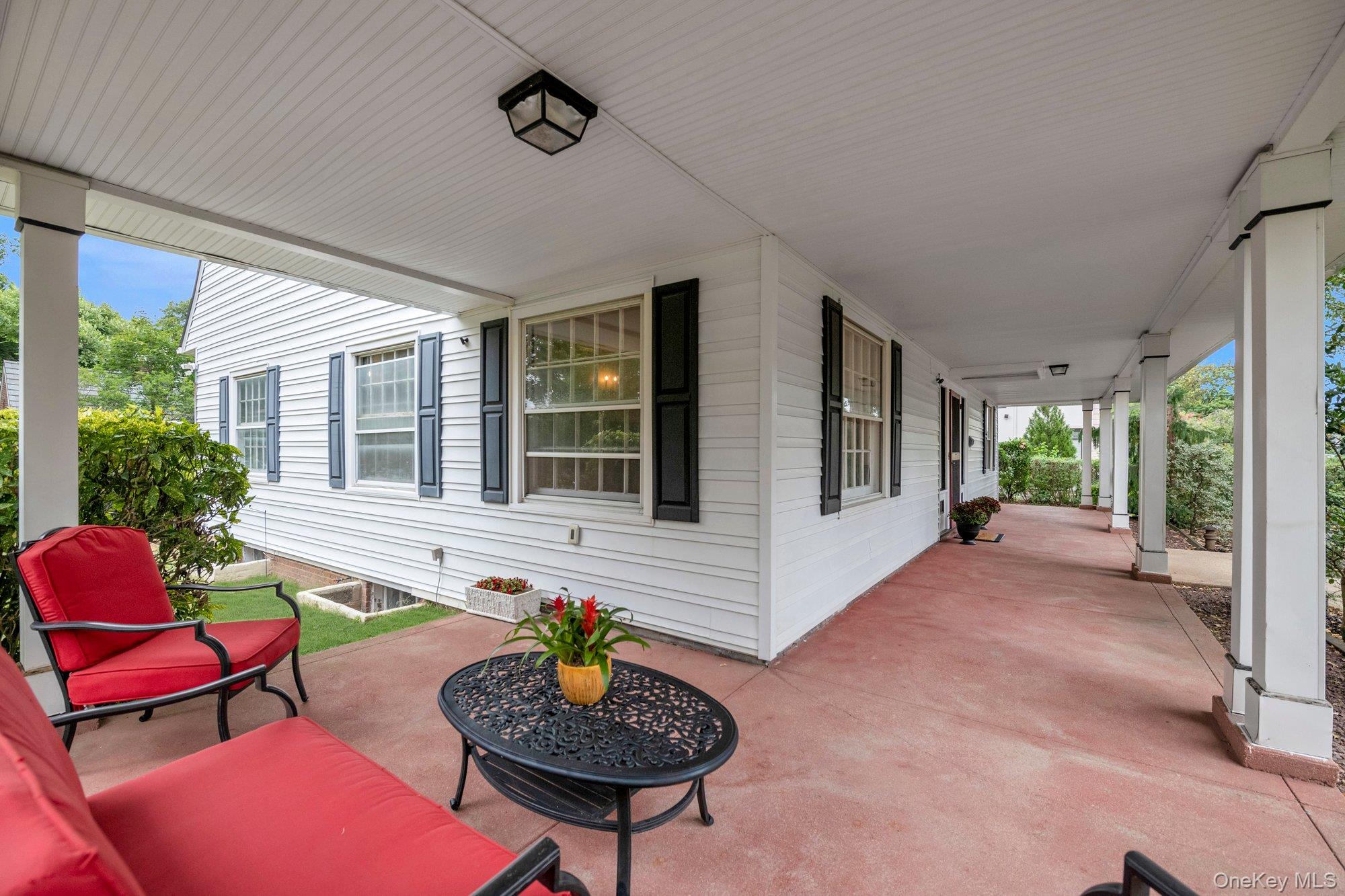 84 Nassau Boulevard, Garden City, NY 11530