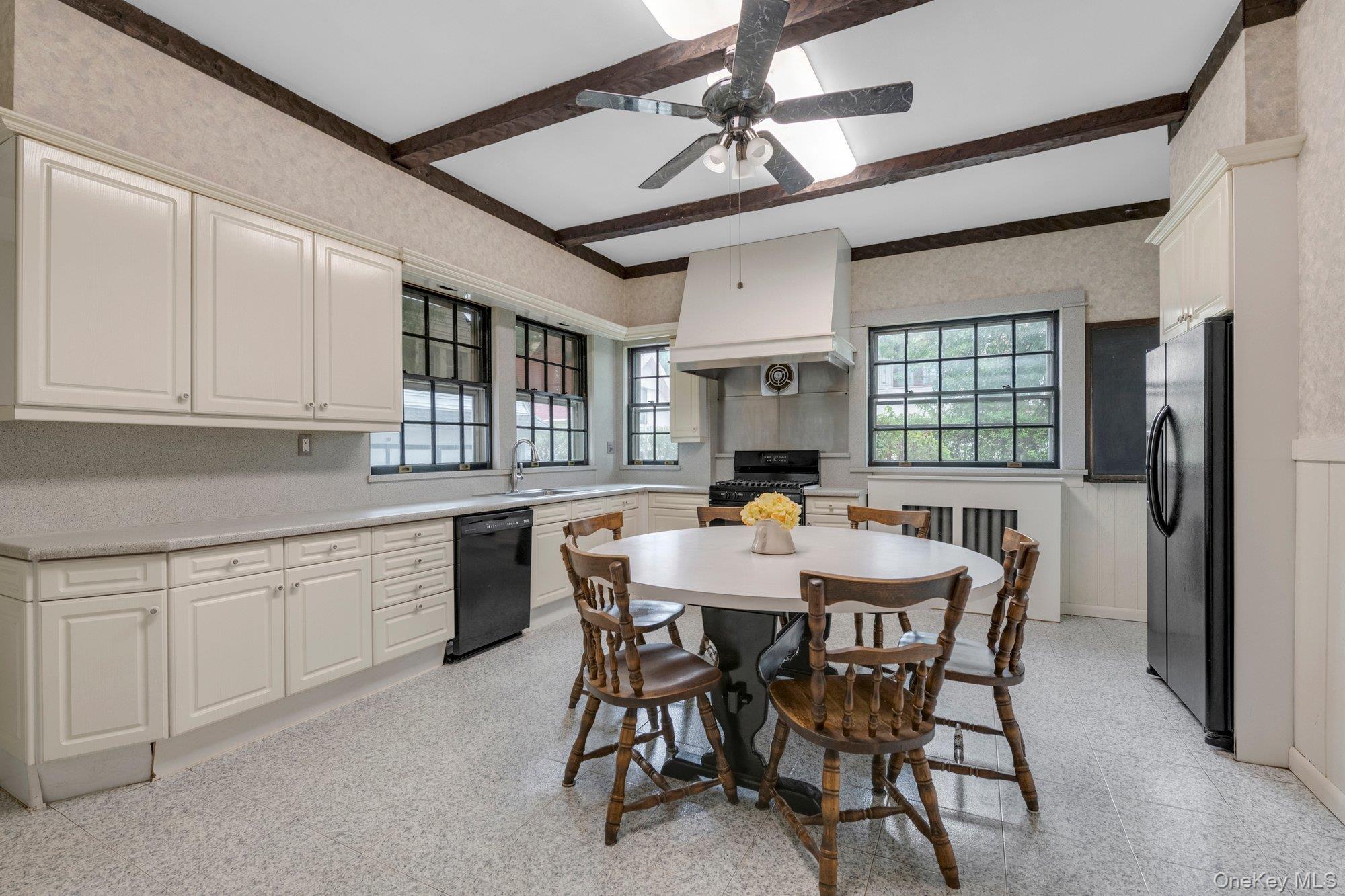 84 Nassau Boulevard, Garden City, NY 11530