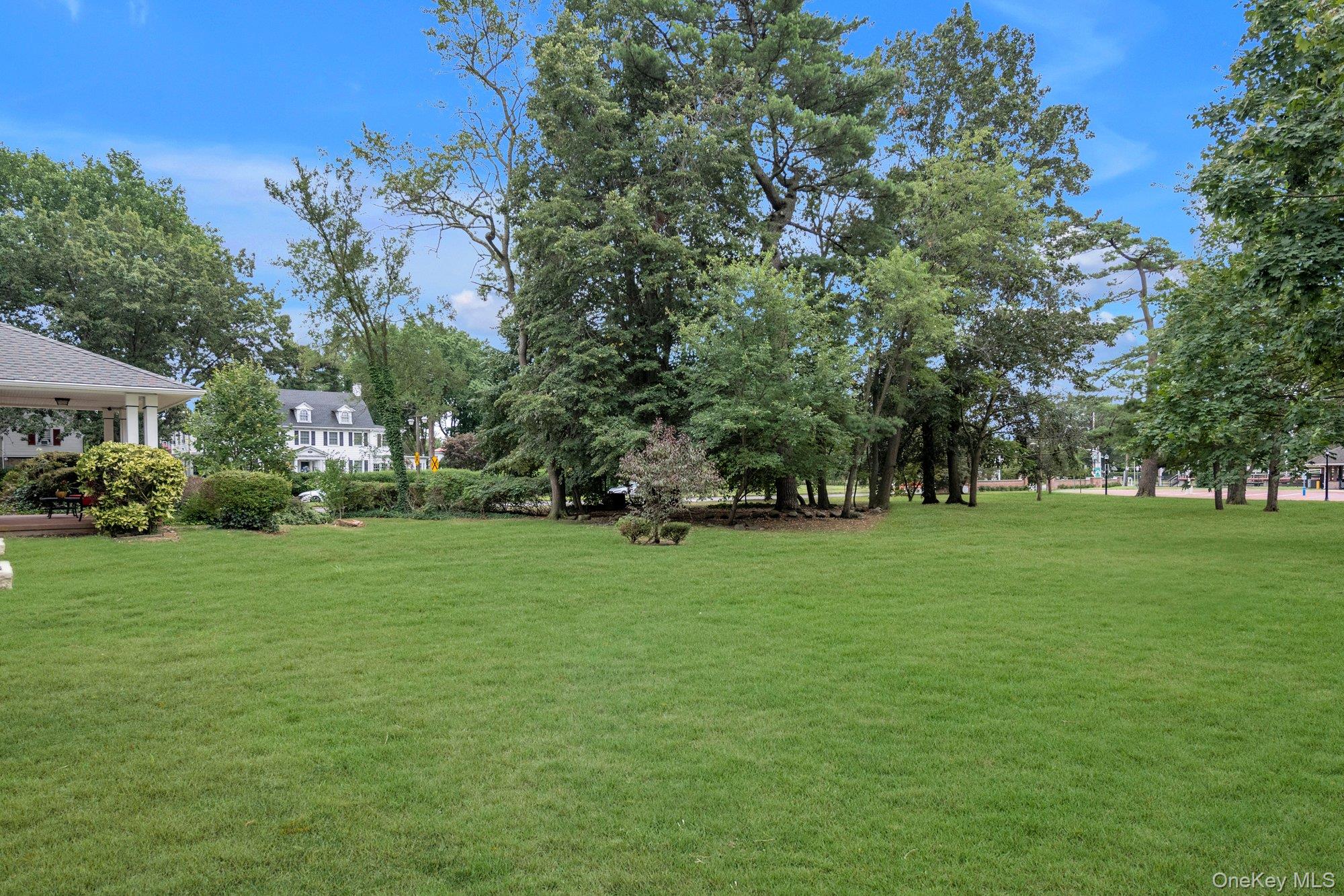 84 Nassau Boulevard, Garden City, NY 11530