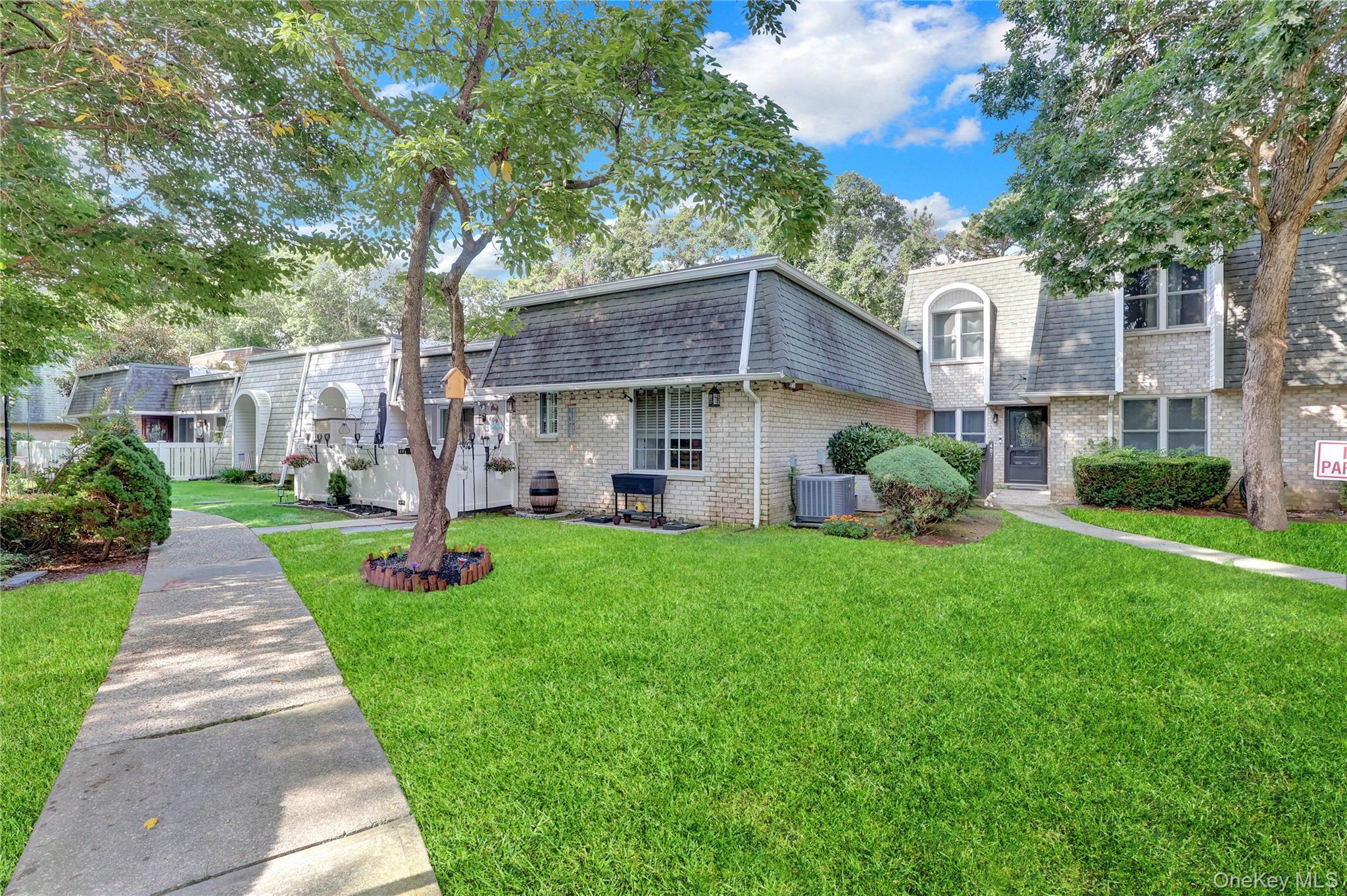 409 Birchwood Road, Medford, NY 11763