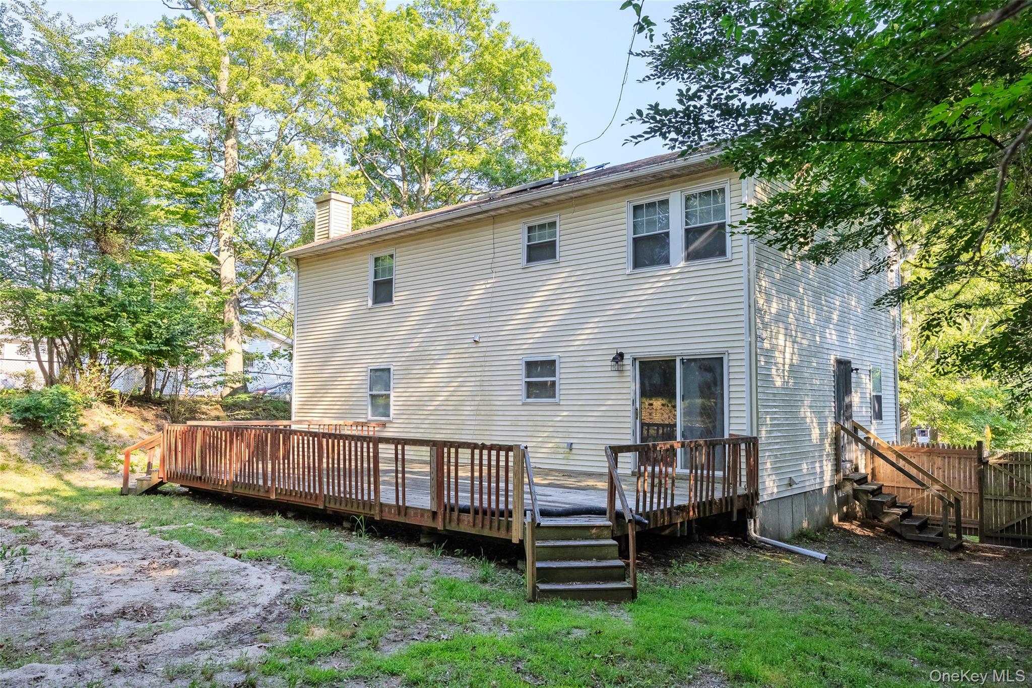 11 Seymour Lane, Medford, NY 11763