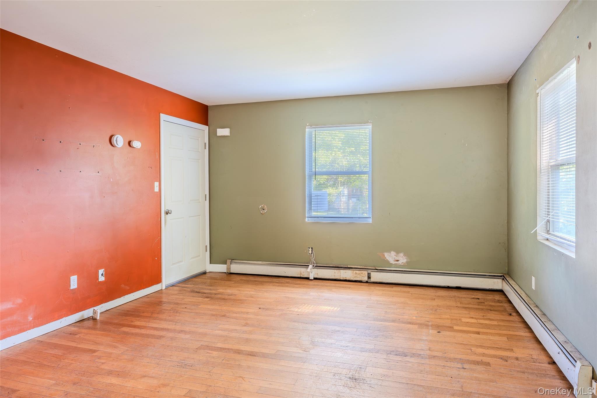 11 Seymour Lane, Medford, NY 11763