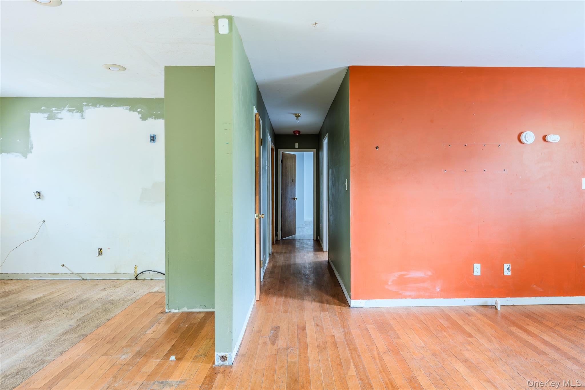 11 Seymour Lane, Medford, NY 11763