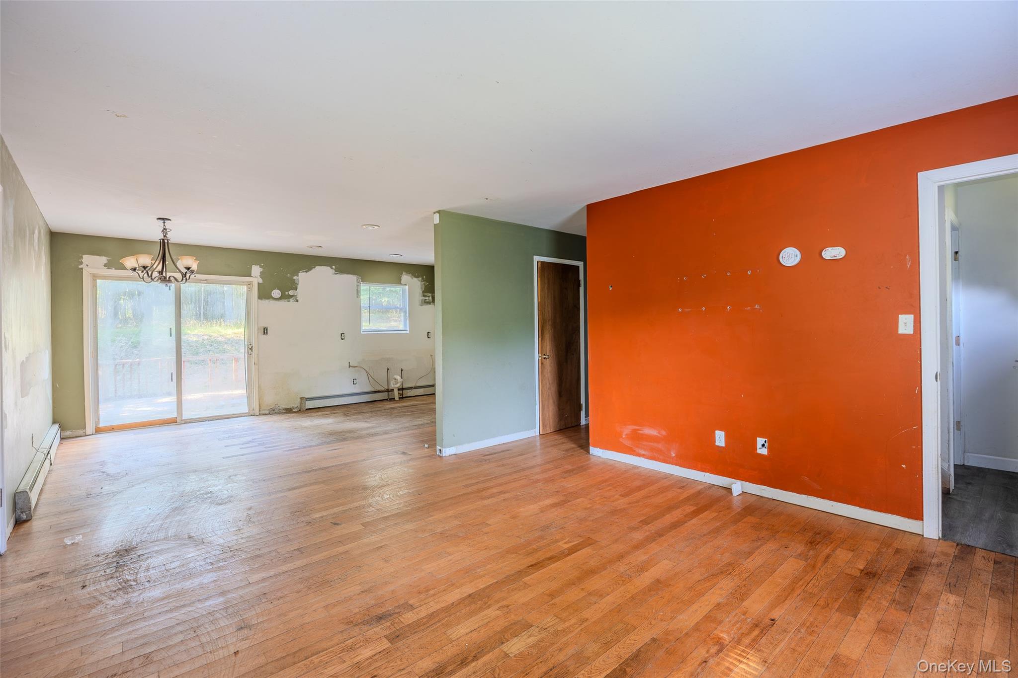 11 Seymour Lane, Medford, NY 11763