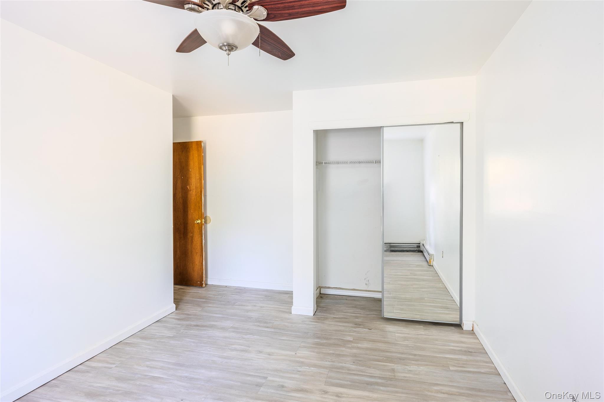 11 Seymour Lane, Medford, NY 11763