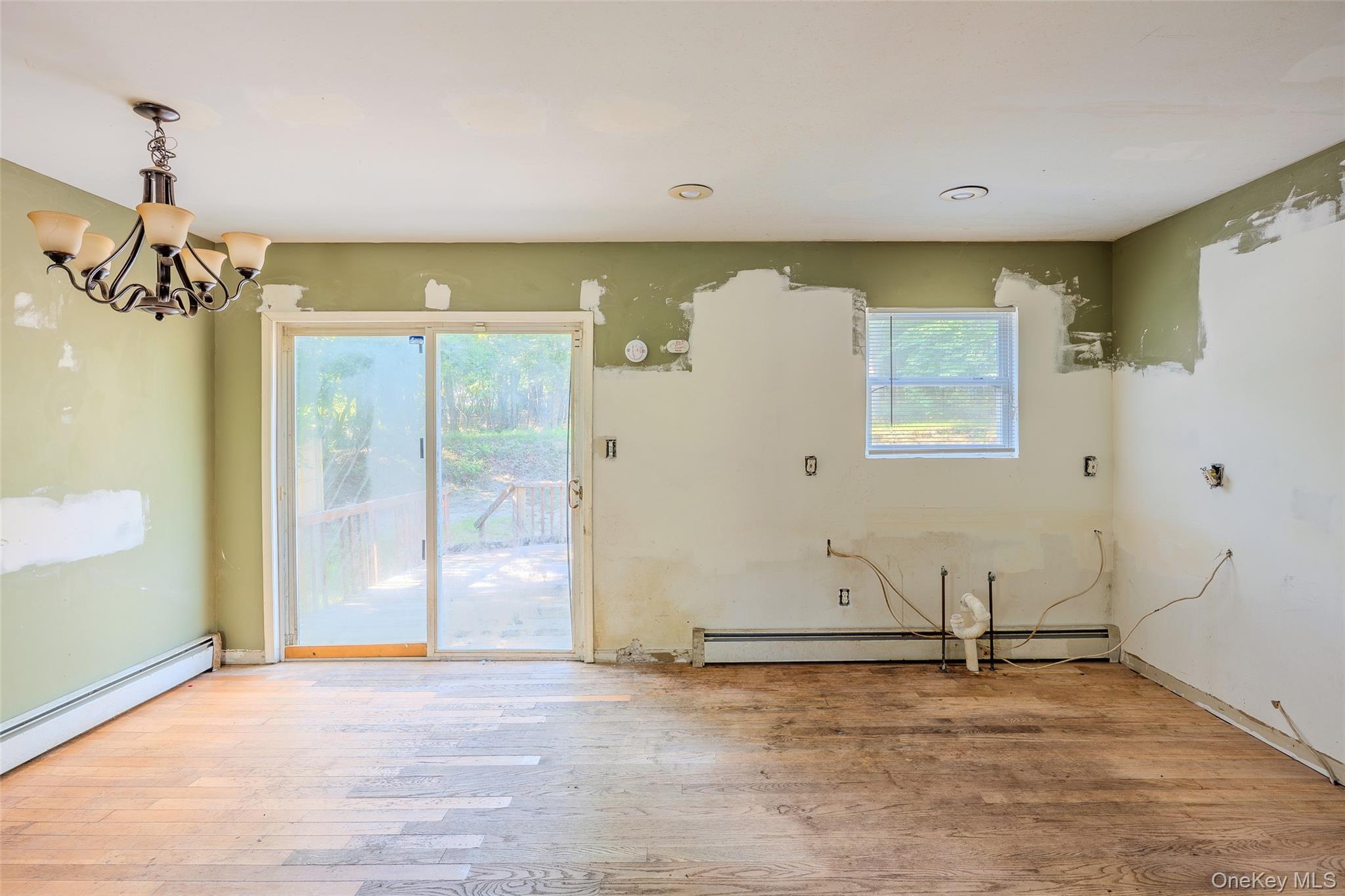 11 Seymour Lane, Medford, NY 11763