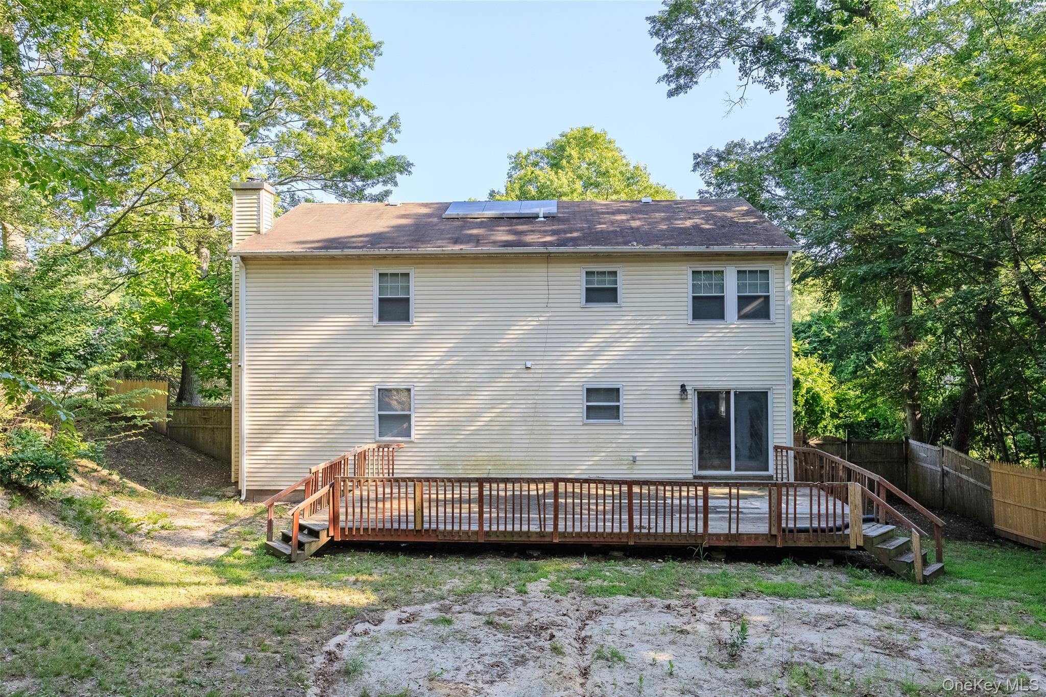 11 Seymour Lane, Medford, NY 11763