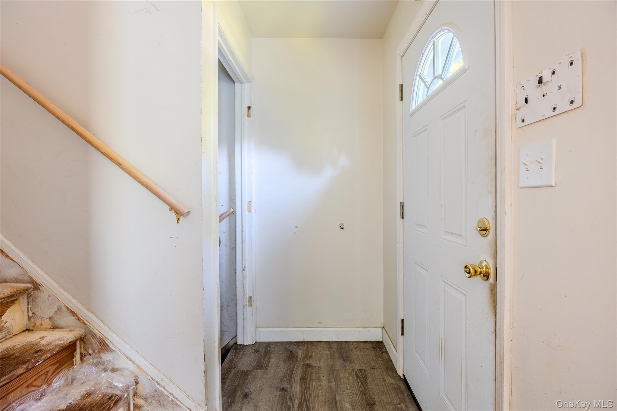 11 Seymour Lane, Medford, NY 11763