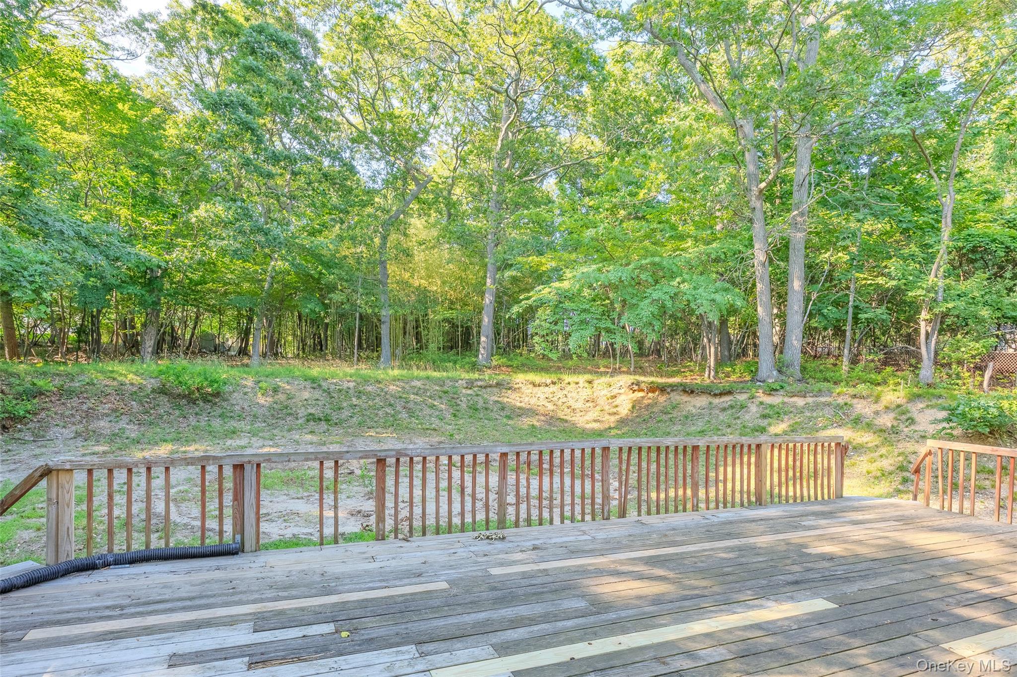 11 Seymour Lane, Medford, NY 11763