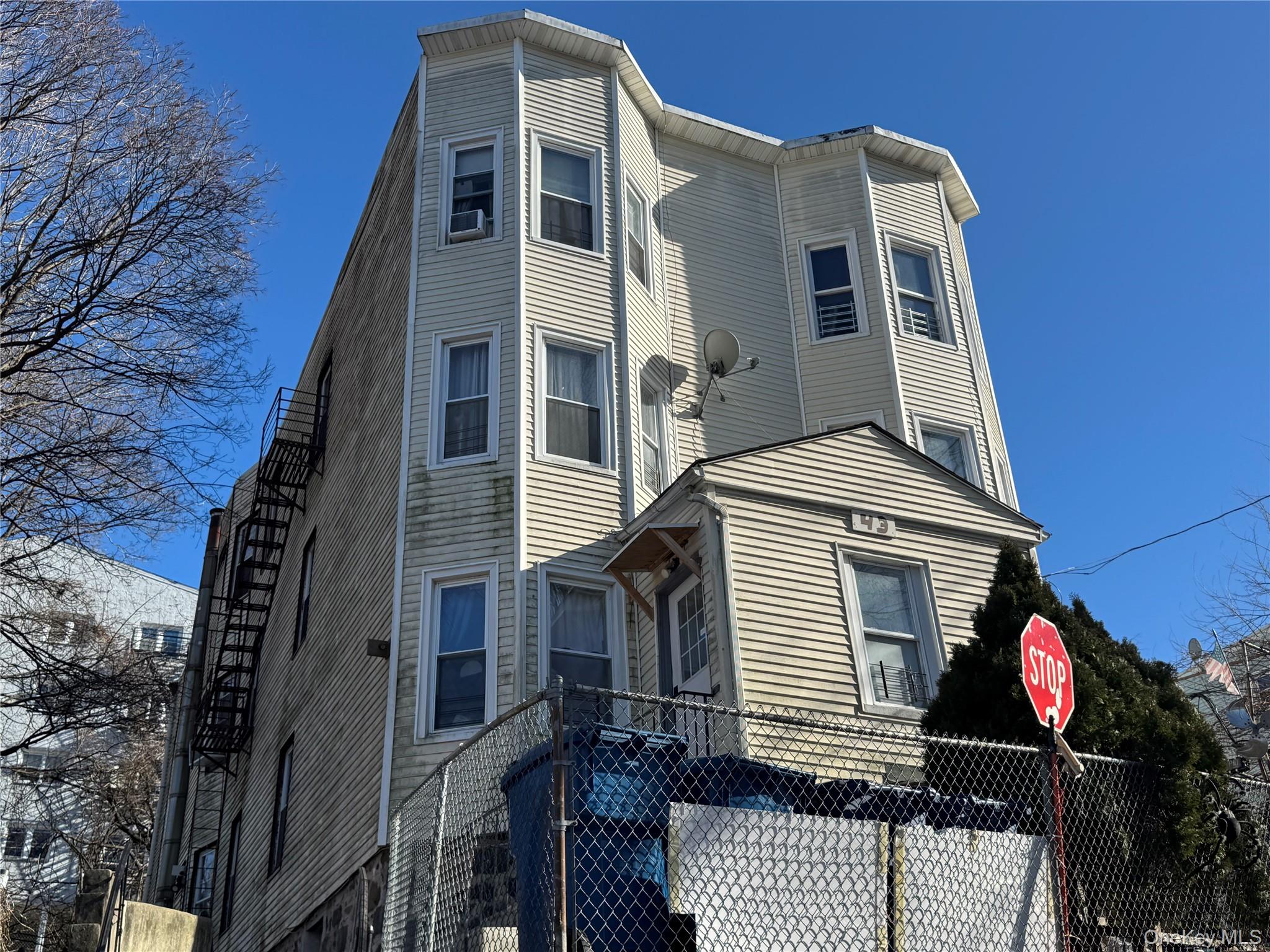 41-43 Currans, Yonkers, NY 10701
