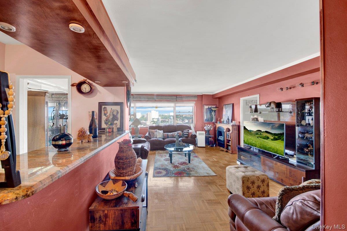 4 Fordham Hill Oval # 16C, Bronx, NY 10468